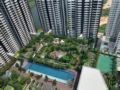 Lakeville Residences 3R2B with superb balcony ホテル詳細