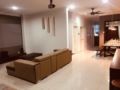 Setia Alam SCCC 3 Storey 5Bed Room Projector House ホテル詳細