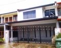 Stapok Homestay Kuching 4 bedrooms ホテル詳細