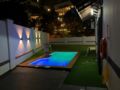 Suria 2 Homestay 5 Bedroom House with Private Pool ホテル詳細