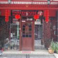 Threehouse Bed & Breakfast ホテル詳細