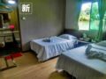Two single beds roms Homestay contain bathroom ホテル詳細