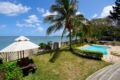 Belle villa avec piscine en bord de mer. ホテル詳細