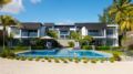 Plage Bleue Beachfront Apartments ホテル詳細