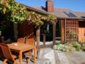 Larch Hill Bed & Breakfast / Homestay ホテル詳細