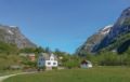 Five-Bedroom Holiday home with a Fireplace in Eidfjord ホテル詳細