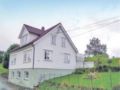 Four-Bedroom Holiday Home in Valevag ホテル詳細