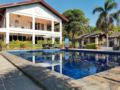 A private, comfy beach home in Batangas ホテル詳細