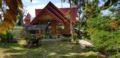 Big open space at the dining area overlooking tree ホテル詳細