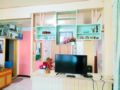 Cozy 2BR APT w/ nook, HC shower | 2km away fr town ホテル詳細