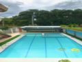 Villa Leah Hotspring Resort Pansol Calamba Laguna ホテル詳細