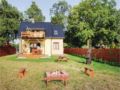 Four-Bedroom Holiday Home in Nowe Warpno ホテル詳細