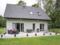 Three-Bedroom Holiday Home in Nowe Warpno ホテル詳細