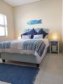 Feel the ocean in this apartment ホテル詳細