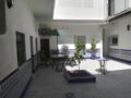 Casa Valientes B traditional patio and parking ホテル詳細