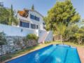 Four-Bedroom Holiday Home in Coma-Ruga, El Vendrell ホテル詳細