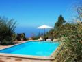 Holiday Home El estanco viejo - Casa Poleo ホテル詳細