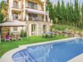 Six-Bedroom Holiday Home in Benahavis, Malaga ホテル詳細