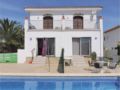 Six-Bedroom Holiday Home in Miami Platja ホテル詳細