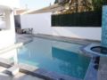 Three-Bedroom Holiday home Sant Pere Pescador with an Outdoor Swimming Pool 04 ホテル詳細