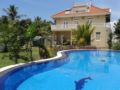 Blossem Villa, Swiming pool, Waterfront, Negombo ホテル詳細
