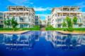 Oceanfront Condo by the Beach ホテル詳細