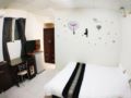 Taichung,Feng Jia theme doubleroom full house ホテル詳細