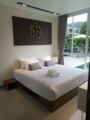 2 bedroom condo with Pool acess from balcony ホテル詳細