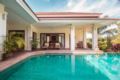 Baan Lotus - luxury villa, pool & Sauna - Sleeps 8 ホテル詳細