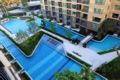 Beachfront Pool View condo, perfect for vacation. ホテル詳細