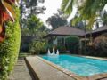 H1, Cosy Cottages with 1 pool to share ホテル詳細