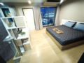 Luxury Suite Duplex Jacuzzi near BTS Sukhumvit69 ホテル詳細