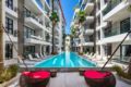 MODERN 1BR with Terrace, 300 meters to Surin Beach ホテル詳細