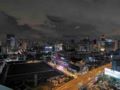 New 1 BR nearby train night market/ RCA 828 ホテル詳細