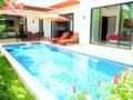 New villa in a beautiful area in Rawai ホテル詳細