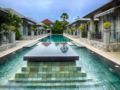 Pattaya Retreat Pool Villas 12 Bedroom Sleeps 24 ホテル詳細