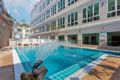 Purple Sky Resort | 24BR w Pool & 50m to Beach ホテル詳細