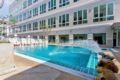 Purple Sky Resort | 28BR w Pool & Rooftop Lounge ホテル詳細