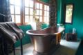 Quirky 3 br Home & Copper Bath 'A(rt)partment B' ホテル詳細