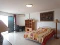 Spacious 1 bed apartment with sea view Pattaya ホテル詳細