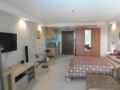 SWIMMING POOL VIEW SPACIOUS STUDIO 5 MIN TO BEACH ホテル詳細