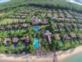 The Village Coconut Island Beach Resort ホテル詳細