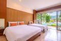Triple room with directly access to swimming pool. ホテル詳細