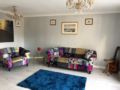 Beautiful & Nicely furnished Farnham Royal House ホテル詳細