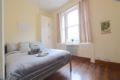 Chic 2 bed apt next to Barbican tube ホテル詳細