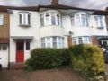 Luminous 7 beds house in Harrow ホテル詳細