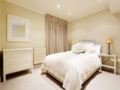 Veeve 2 Bed 2 Bath Beautiful Kynance Mews Kensington ホテル詳細