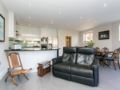 Veeve 3 Bed 3 Bath House Valonia Gardens Wandsworth ホテル詳細