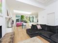Veeve 5 Bed Family Home On Dukes Avenue Chiswick ホテル詳細