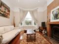 Veeve 5 Bed House Temperley Road Balham ホテル詳細